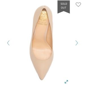 VINCE CAMUTO BELLIS POINTED TOE PUMP!